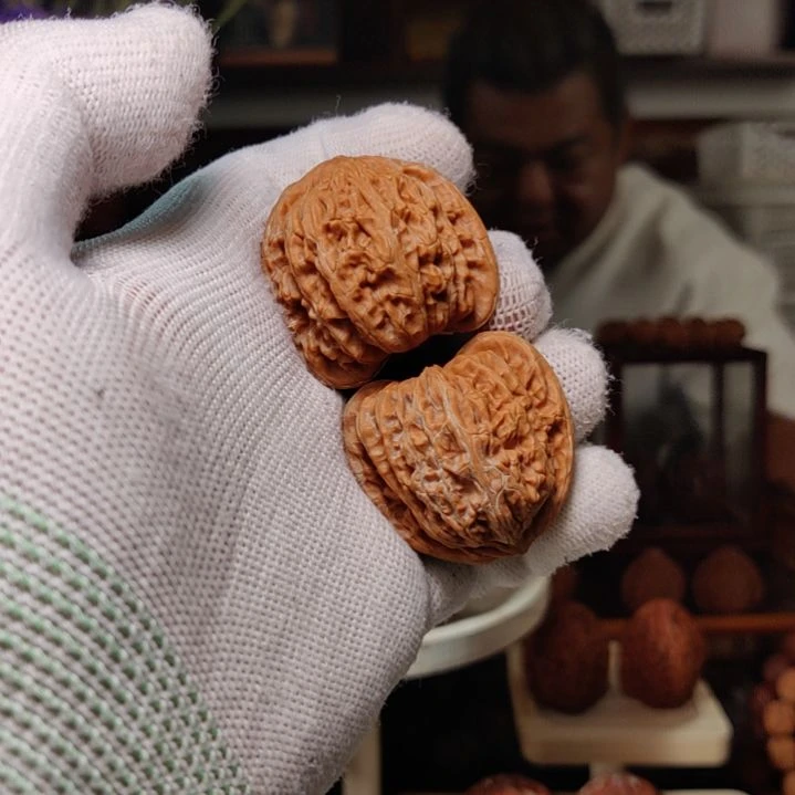 文玩核桃吊坠王*悠38密纹狮子头