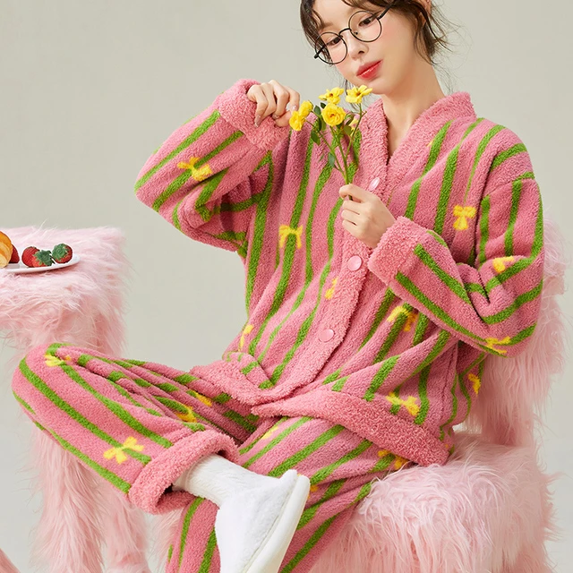 珊瑚绒睡衣女2025新款冬季半边绒条纹家居服保暖秋冬款女士套装