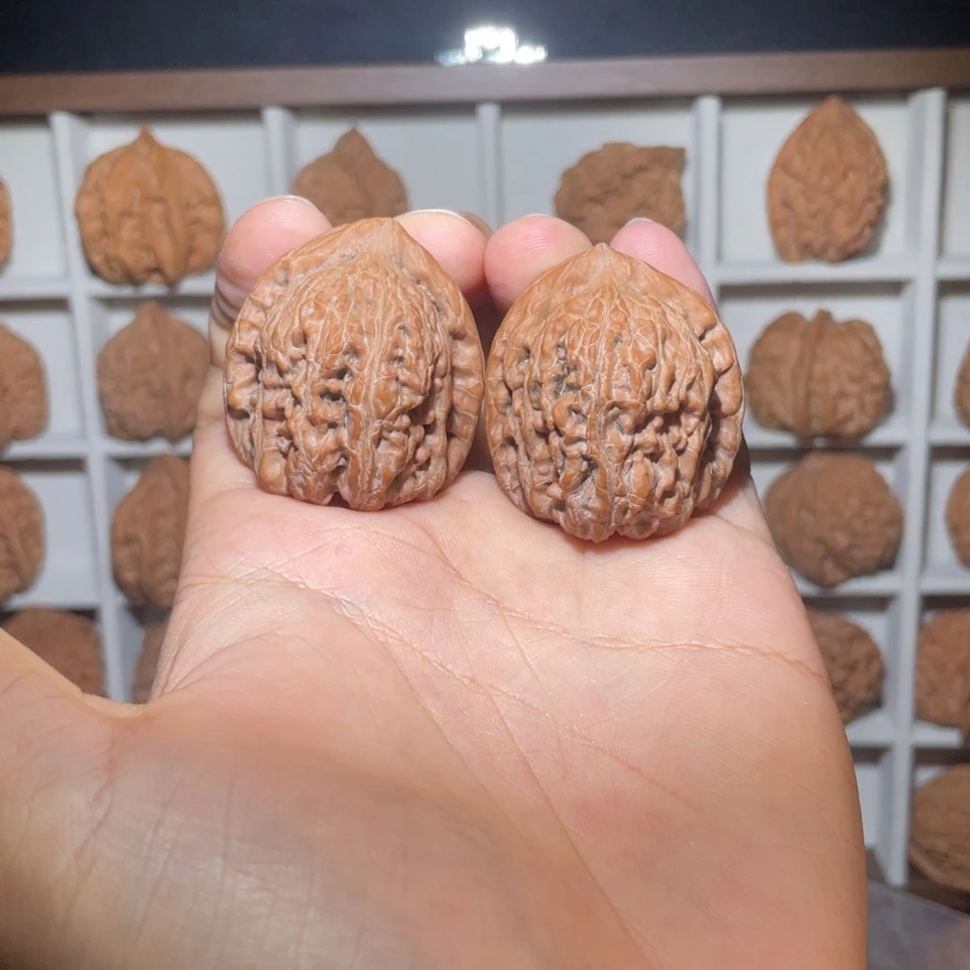 文玩核桃把件36货头赤龙鸡心