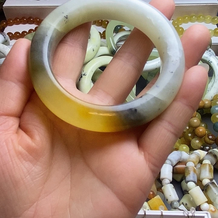蛇纹石玉未镶嵌手镯瑕疵手镯放漏