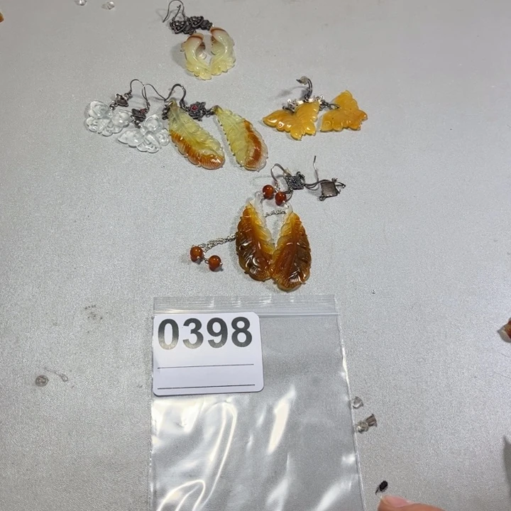 已***约蛇纹石玉合金耳饰