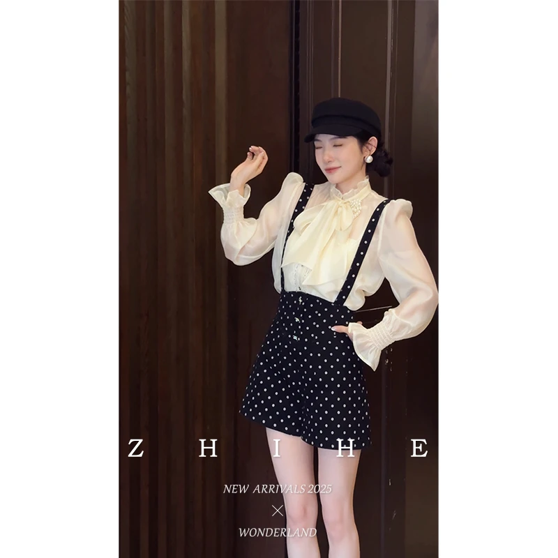 至禾Wonderland【莫妮卡】法式缎面飘飘珠花装饰衬衫+波点高棉牛仔