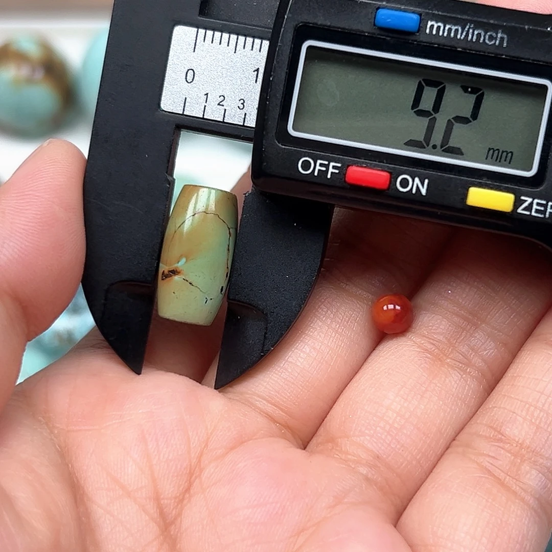 南红玛瑙未镶嵌珠宝奇石