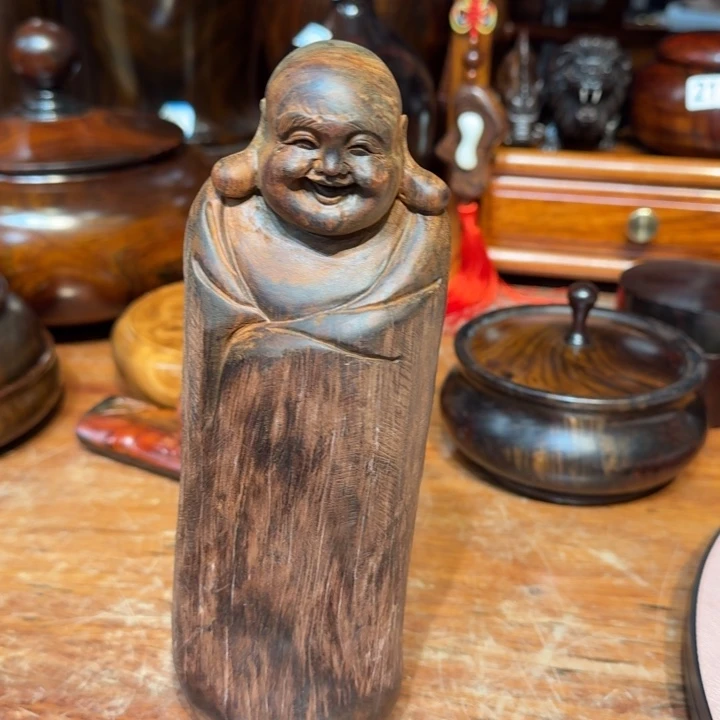 交趾黄檀（大红酸枝）酸枝原木佛23公分高