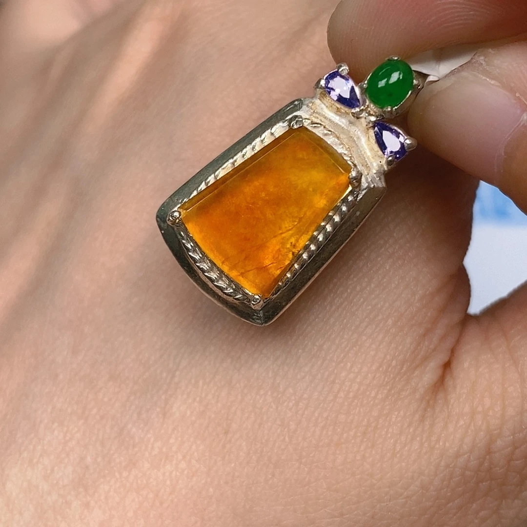 翡翠戒指未镶嵌翡翠