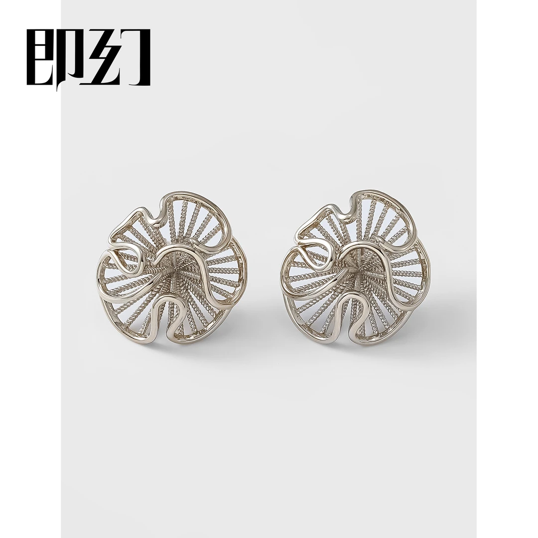 即幻 铜合金耳饰 法式时尚摩卡金色镂空花朵肌理立体耳环 10565