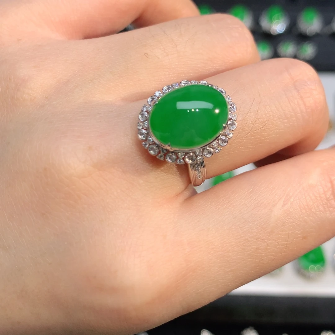 翡翠18K金镶嵌戒指