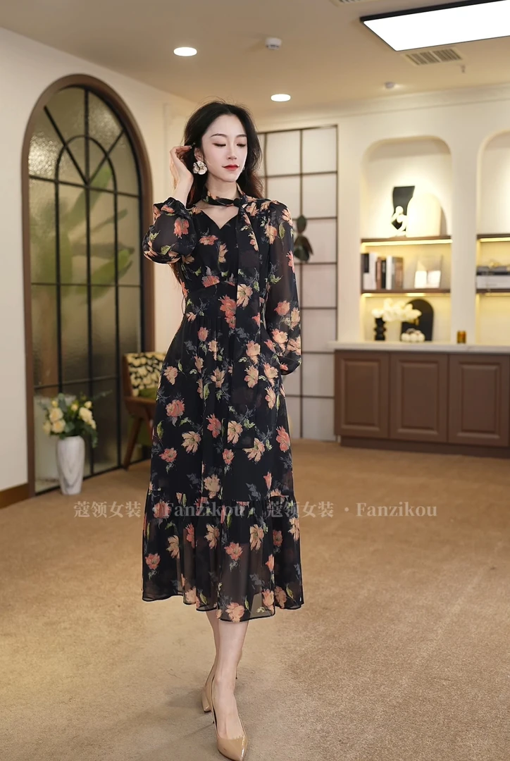 梵姿蔻2025时尚碎花法式复古印花收腰修身显瘦长袖气质连衣裙-660