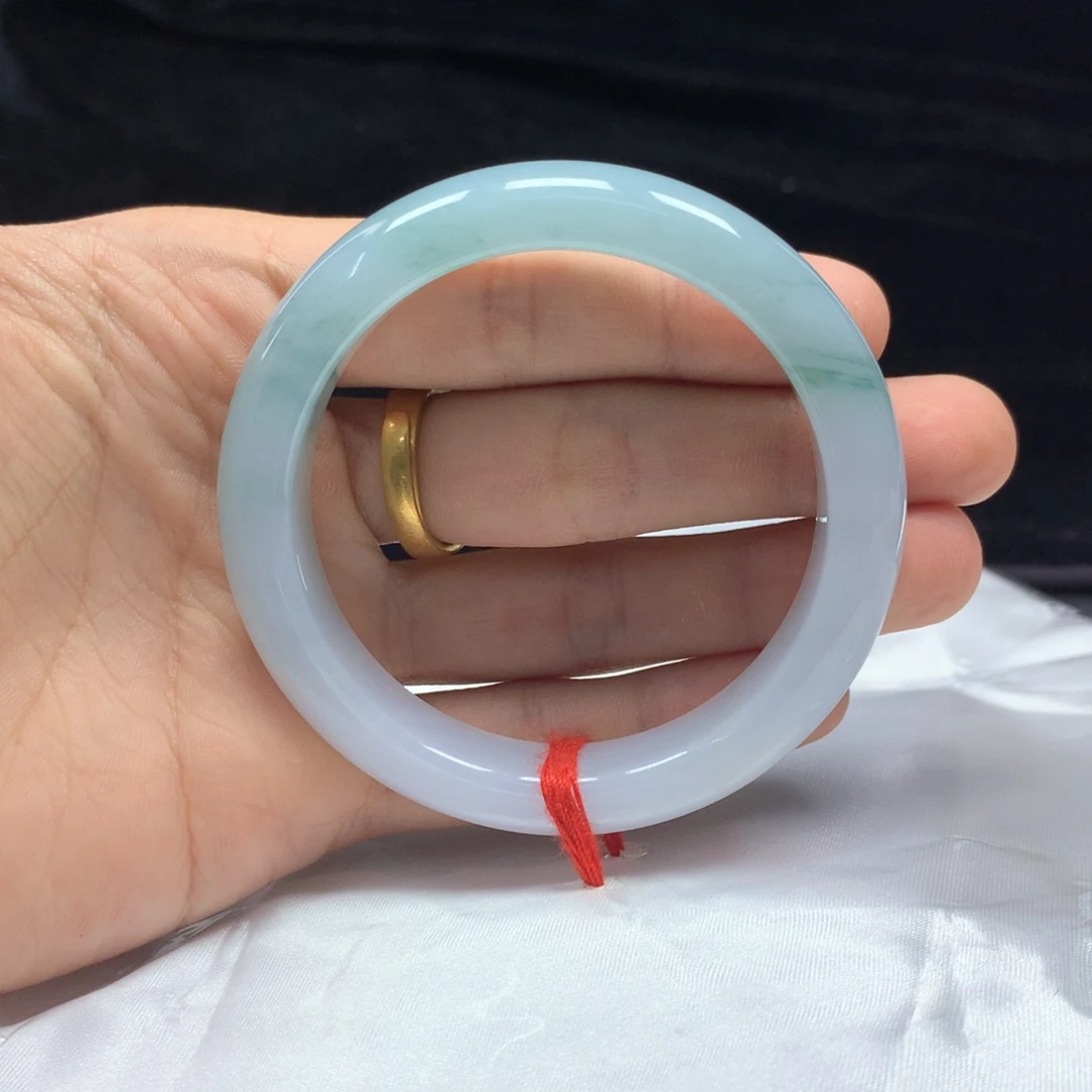 翡翠未镶嵌手镯（圆镯）53.6