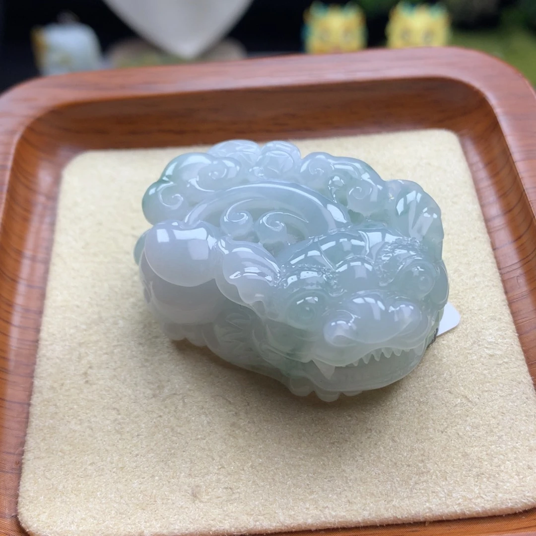 翡翠未镶嵌颈饰52