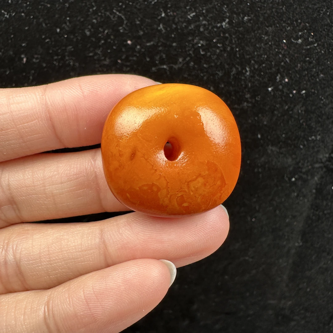 Y3770天然原矿蜜蜡 老蜡藏扣 26*11.8mm抖音基地质检发货