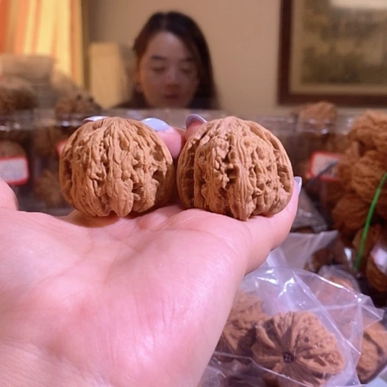 文玩核桃吊坠39红宝石