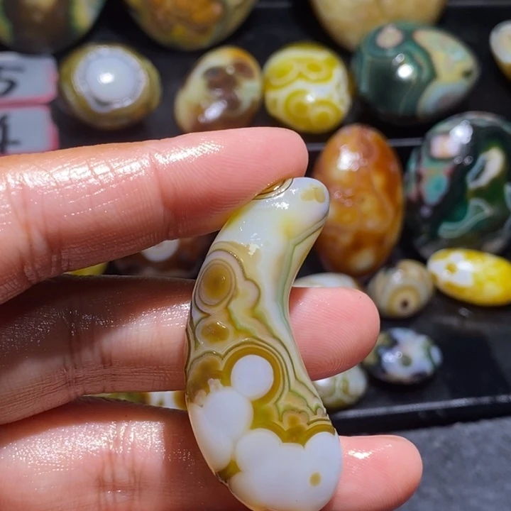玛瑙/玉髓未镶嵌珠宝奇石61