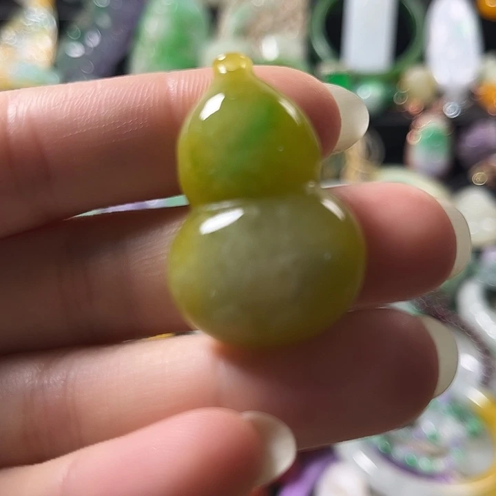 翡翠未镶嵌颈饰翡翠未镶嵌劲饰