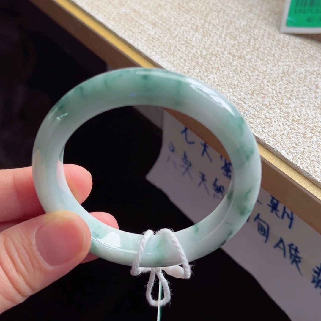 翡翠未镶嵌手镯手镯