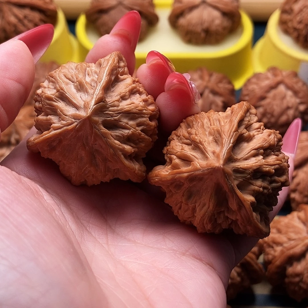 把件文玩核桃崔凯公子帽三棱 42