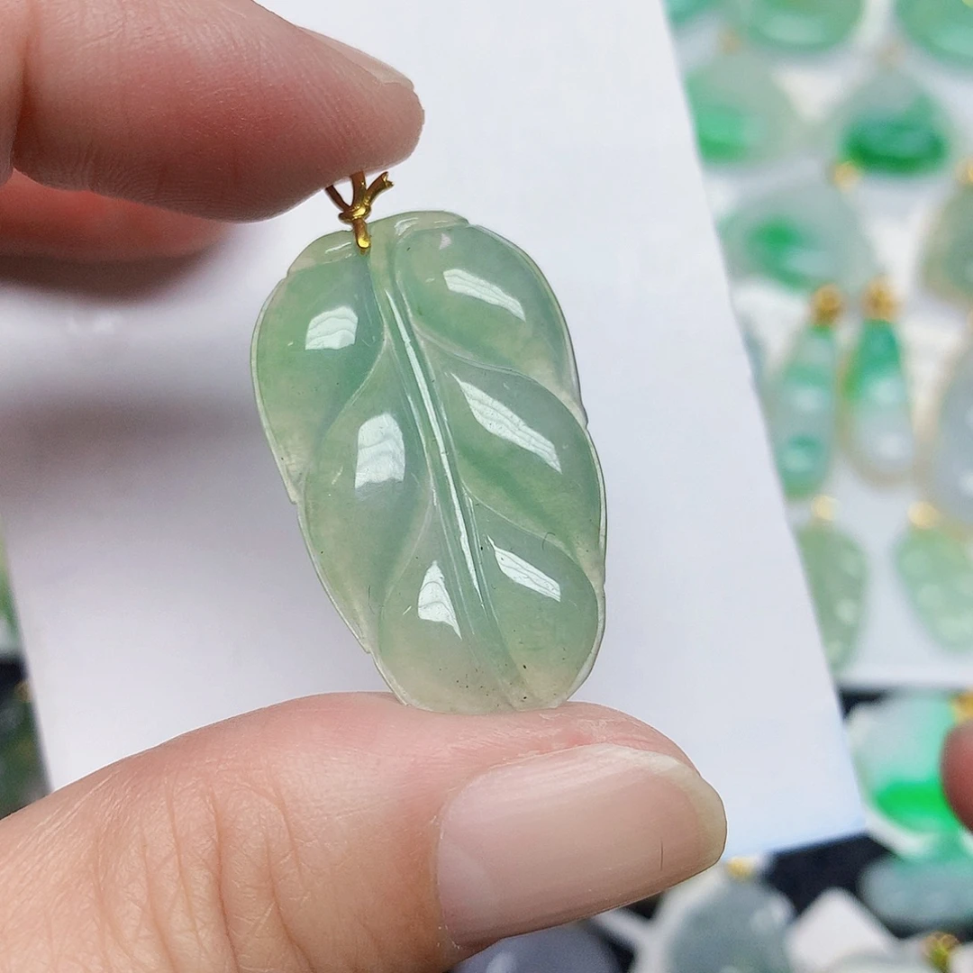 翡翠18K金镶嵌颈饰3467788