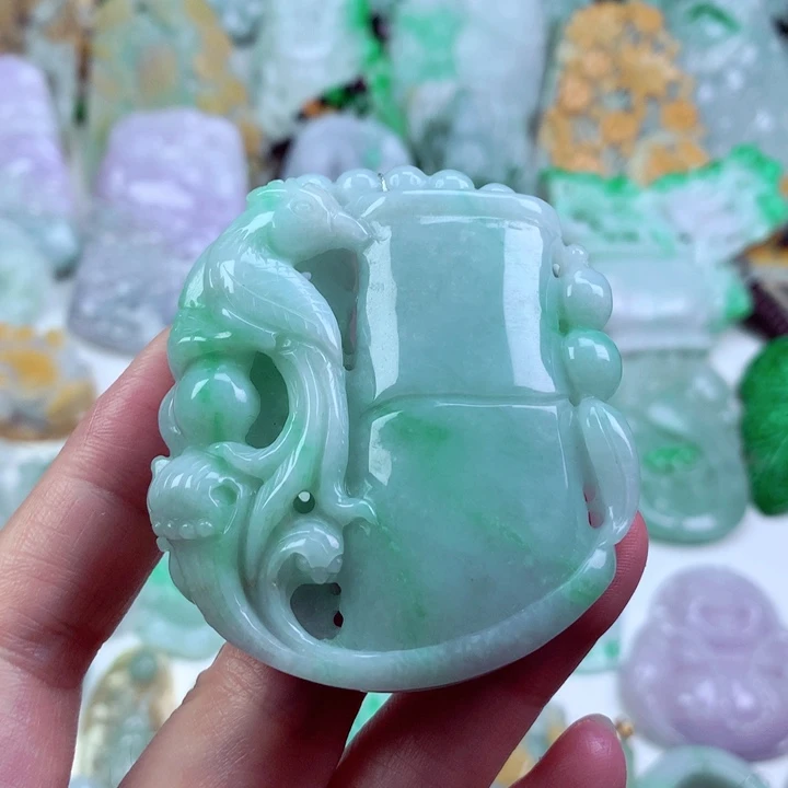 吊坠(不含链)未镶嵌翡翠