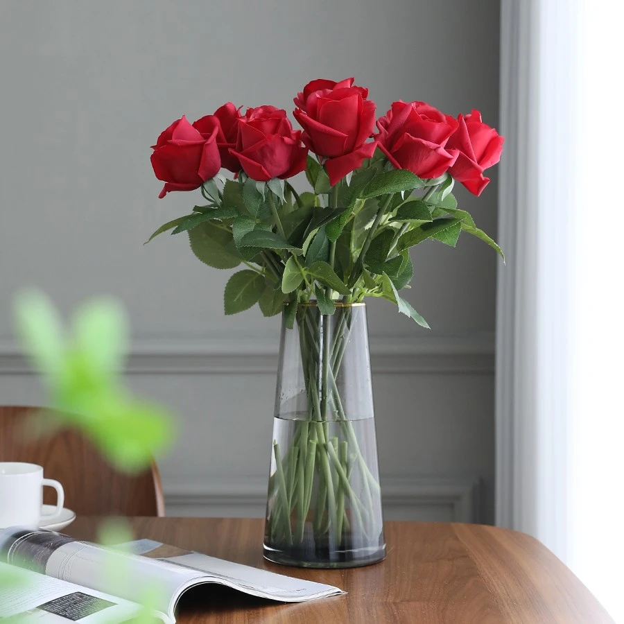 红手感保湿仿真玫瑰花假花绢花客厅餐桌摆件塑料干花花束摆设装饰