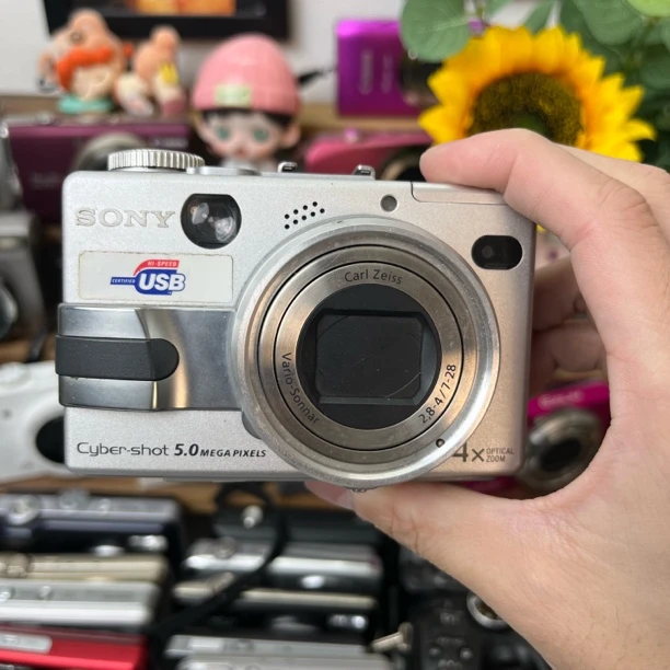 95新 Sony/索尼 索尼v1自备读卡器复古出片送相机包