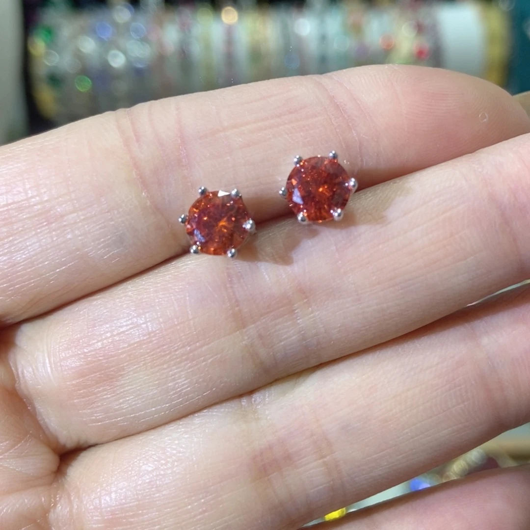 66锆石（处理）耳钉