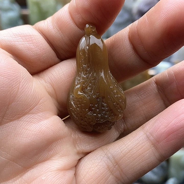 颈饰未镶嵌和田玉（糖玉）吉****º