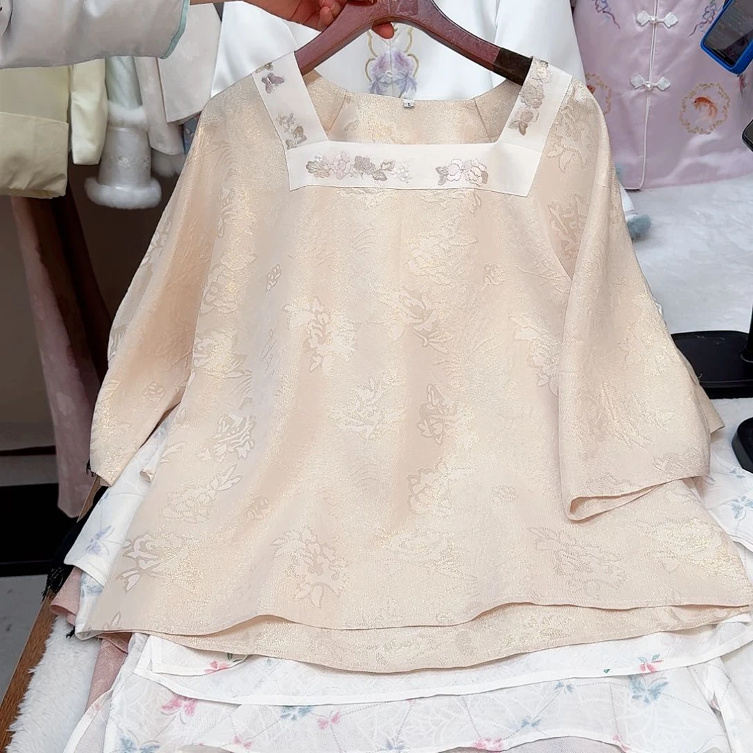 刺绣真丝 香槟色上衣