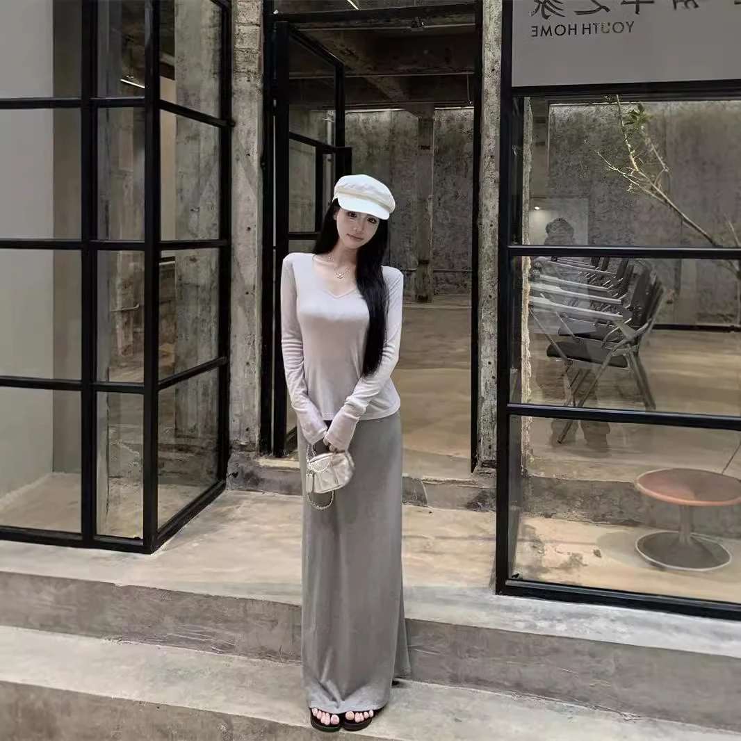 2025早秋新款法式气质V领百搭显瘦针织上衣中长款高腰显瘦半身裙