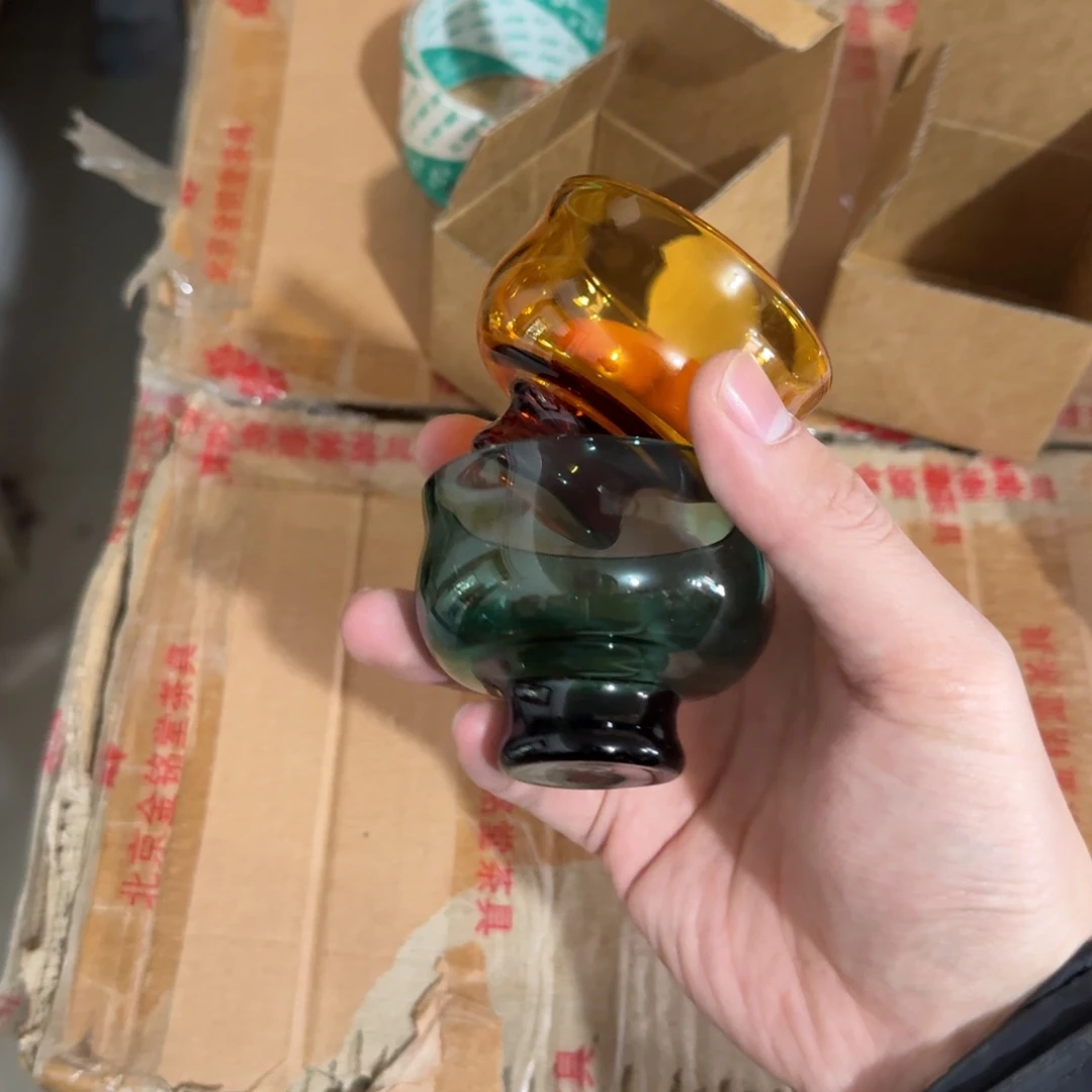 圆肚高足杯 一黄一绿