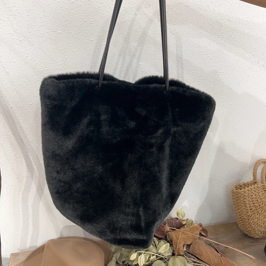 超大包容量毛绒包包
