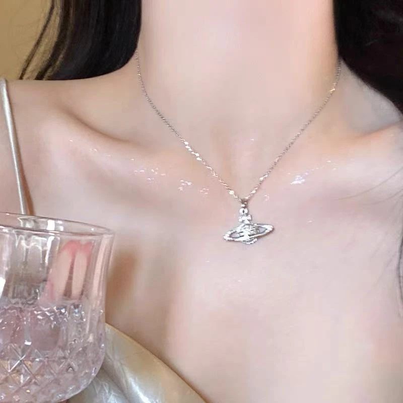 钛钢项链 星球微镶锆石满钻闪亮土星项链女轻奢小众甜酷锁骨链
