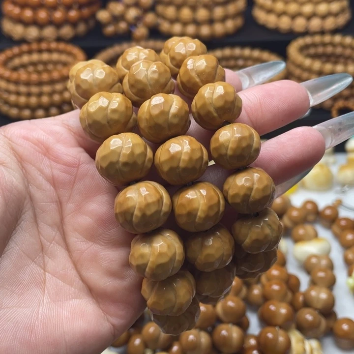 猴头核桃吊坠微瑕钻石卷卷酥