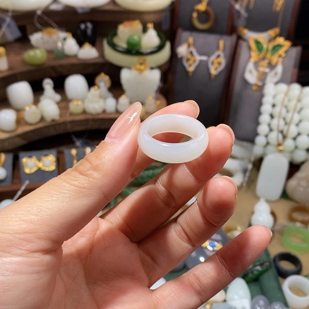 爱***a和田玉（糖玉）未镶嵌戒指