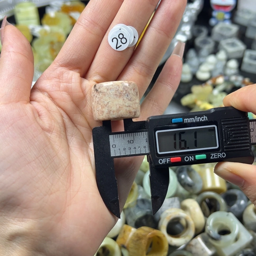 蛇纹石玉未镶嵌戒指