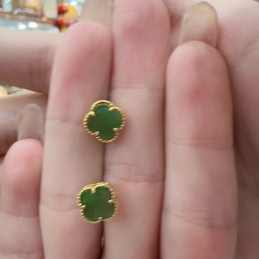 和田玉（碧玉）未镶嵌颈饰四叶草耳钉