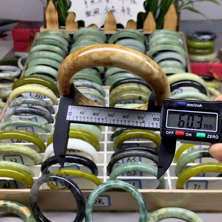 未镶嵌蛇纹石玉手镯74