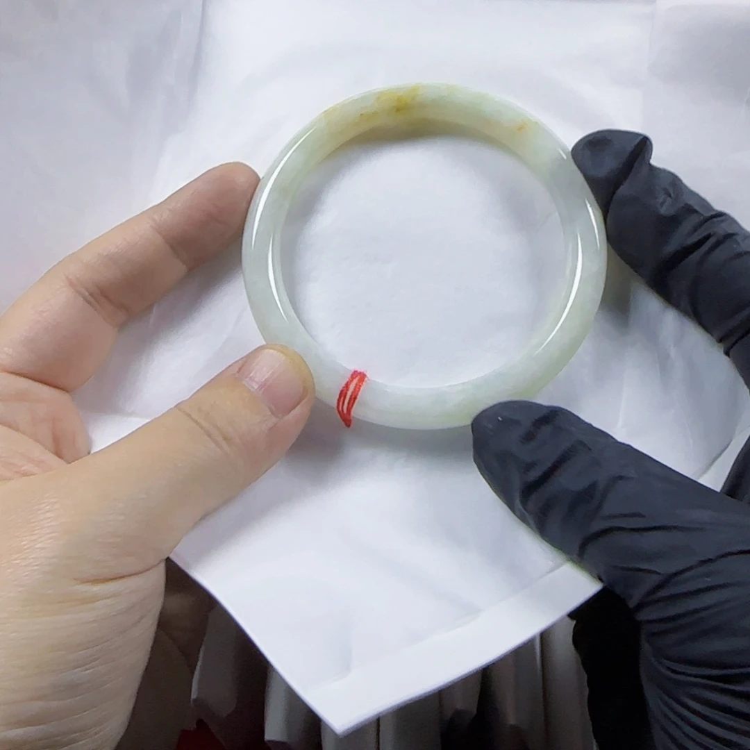 翡翠手镯未镶嵌太****e