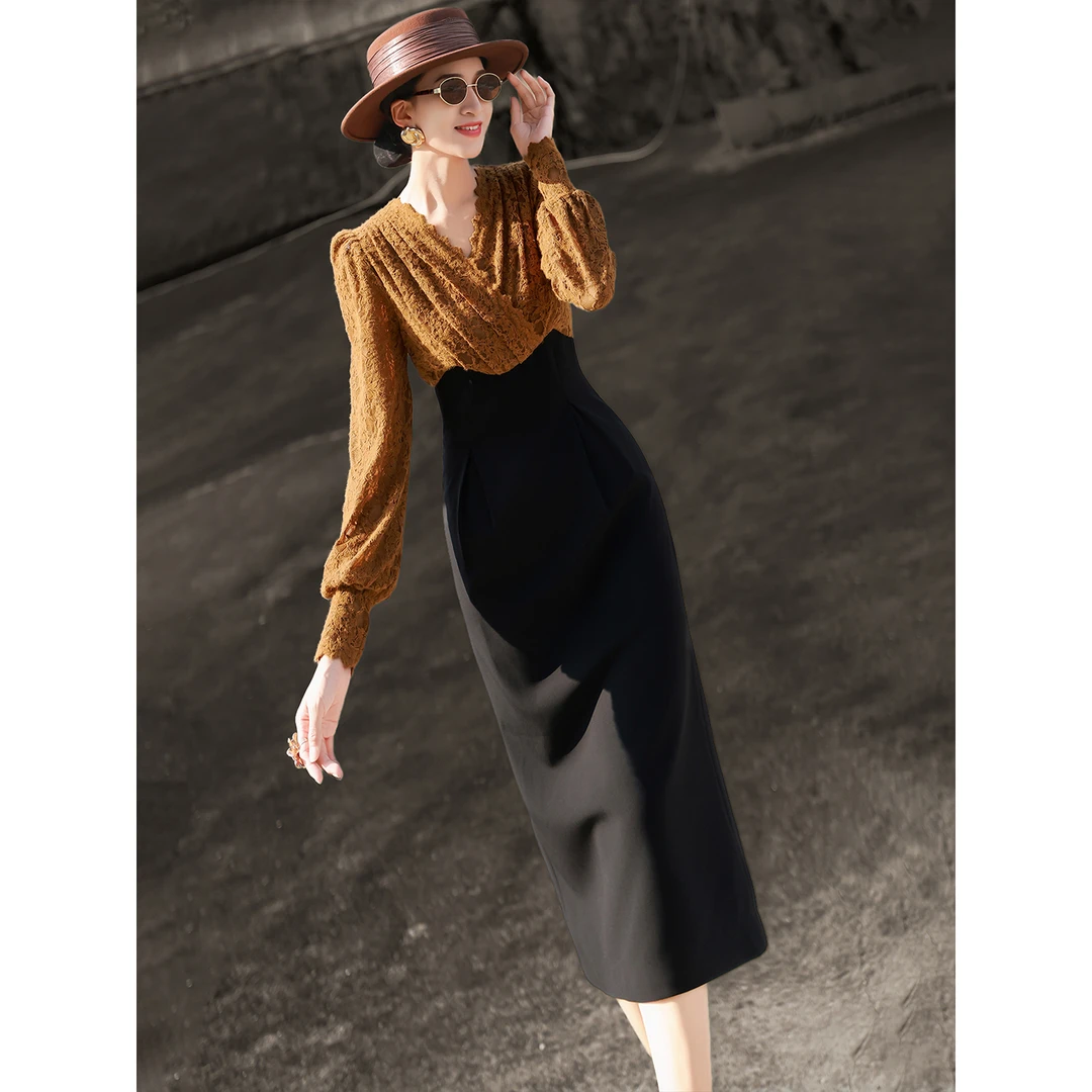 MEXCOCO/兰瑟儿秋季新款名媛轻两件V领蕾丝拼接连衣裙女105QL9533