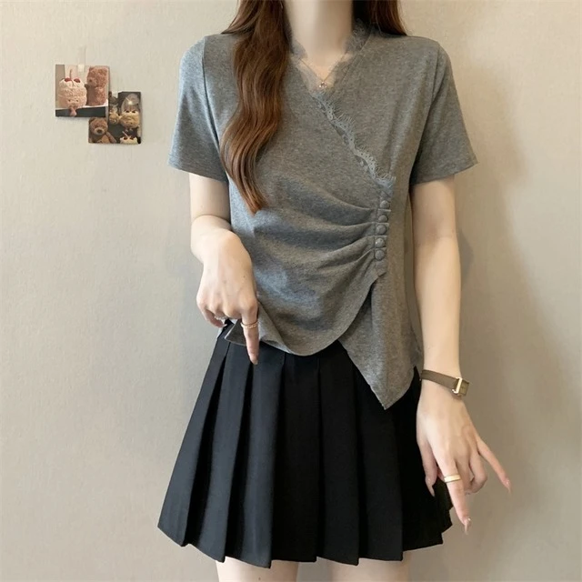 大码女装2025年夏季新款时尚V领不规则收腰蕾丝气质短袖纯色上衣