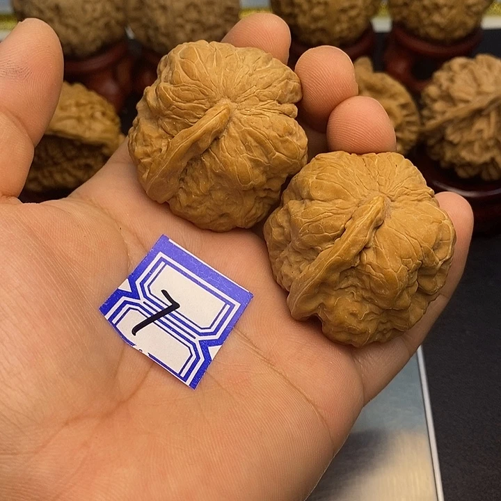 不***话文玩核桃吊坠40一帆风顺