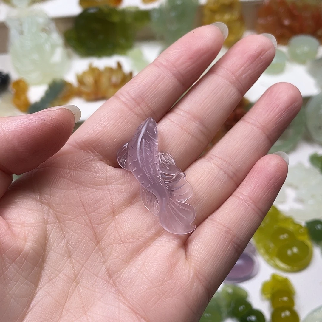 爱***山蛇纹石玉未镶嵌颈饰