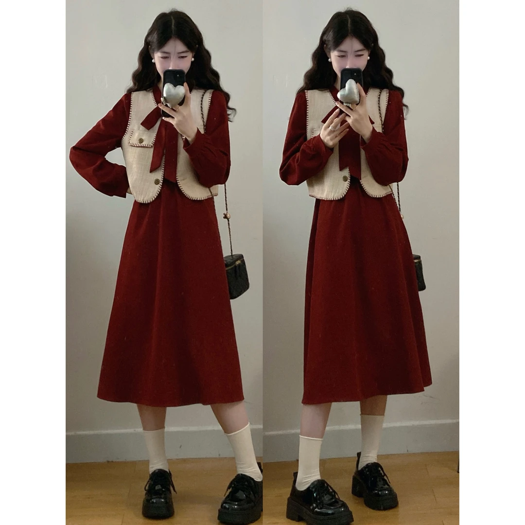 大码女装新款时尚气质显瘦红色连衣裙+小香风马甲套装