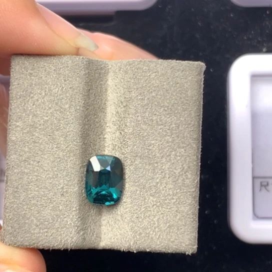 裸石尖晶石天然无烧孔雀蓝尖晶石2.18ct