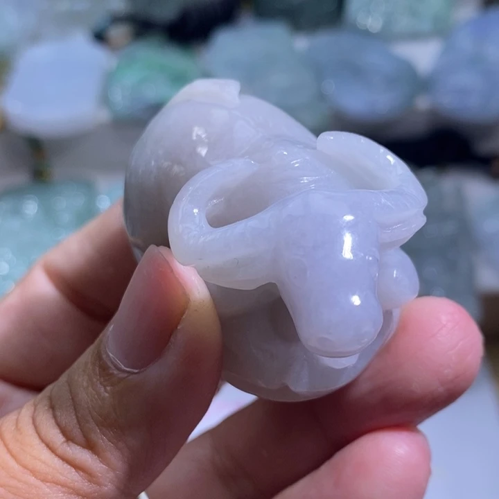 【闪购商品】颈饰未镶嵌翡翠牛