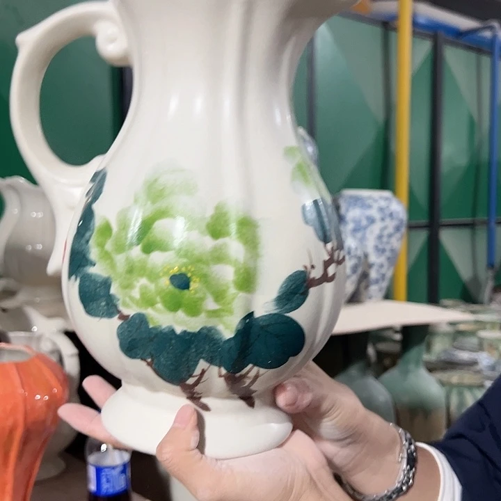 景德镇陶瓷花瓶工厂