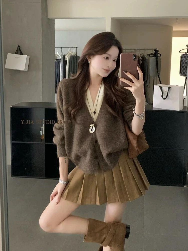 美拉德咖色假两件v领针织开衫女秋冬慵懒设计感毛衣外套别致上衣