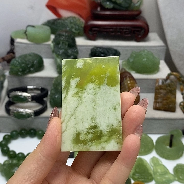蛇纹石玉未镶嵌挂件