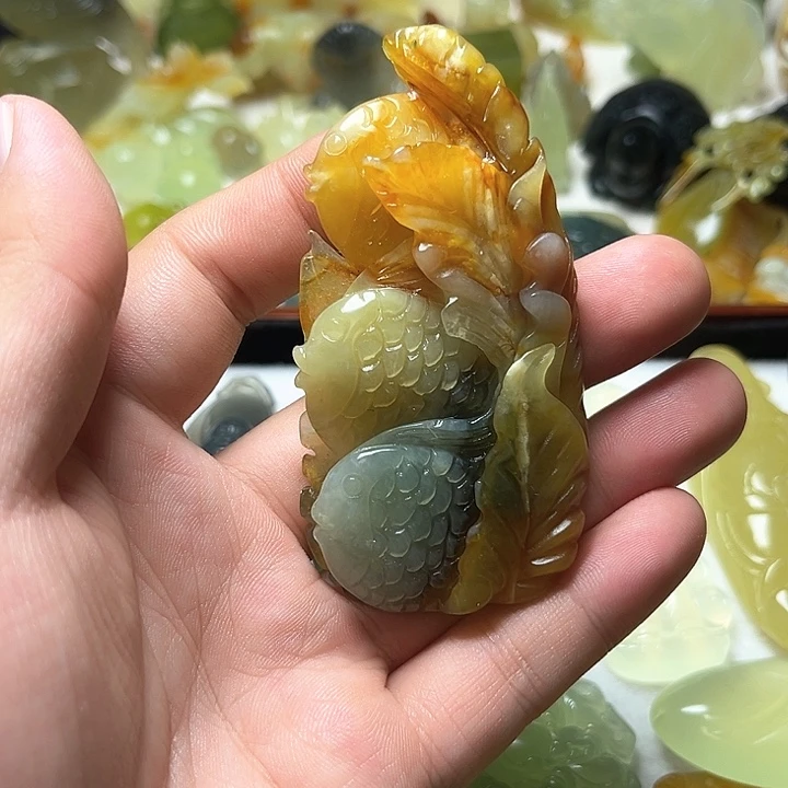 未镶嵌蛇纹石玉颈饰