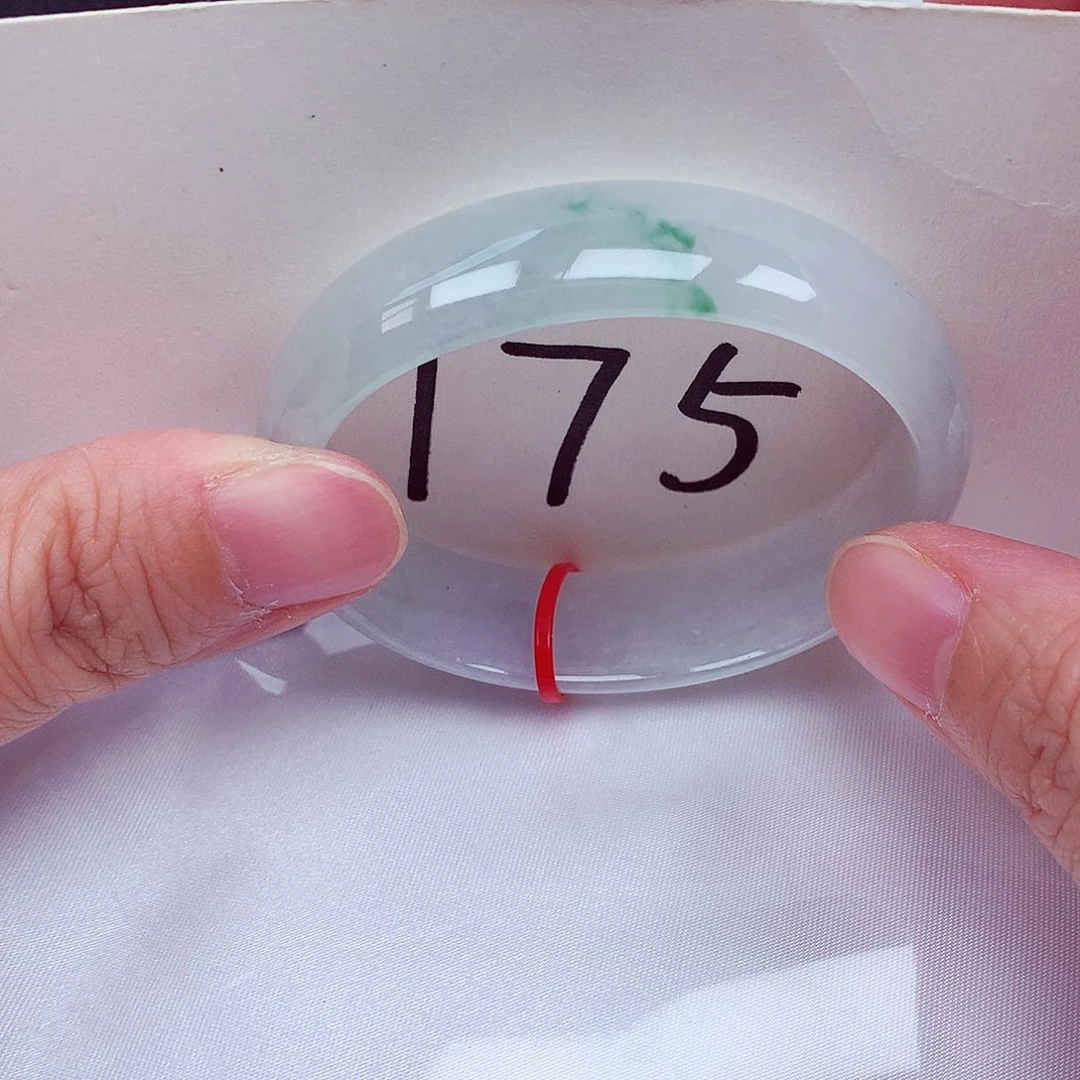 翡翠未镶嵌手镯（贵妃镯）翡翠