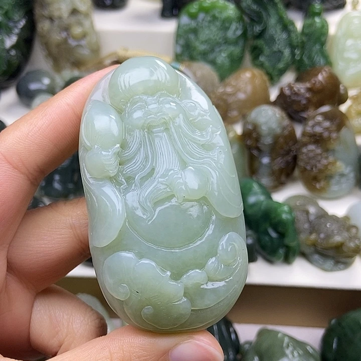 往****和田玉未镶嵌颈饰